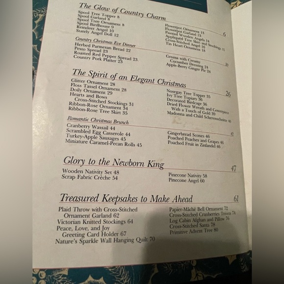 Vintage 90’s Better Homes and Gardens Christmas at Home Book - Picture 2 of 12